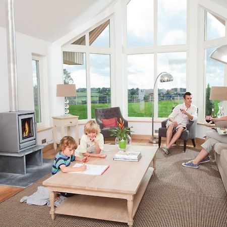 Swandown Lodges Чард Екстер'єр фото