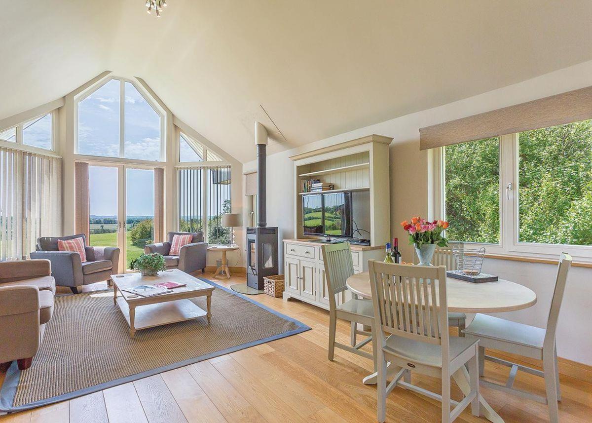 Swandown Lodges Чард Екстер'єр фото