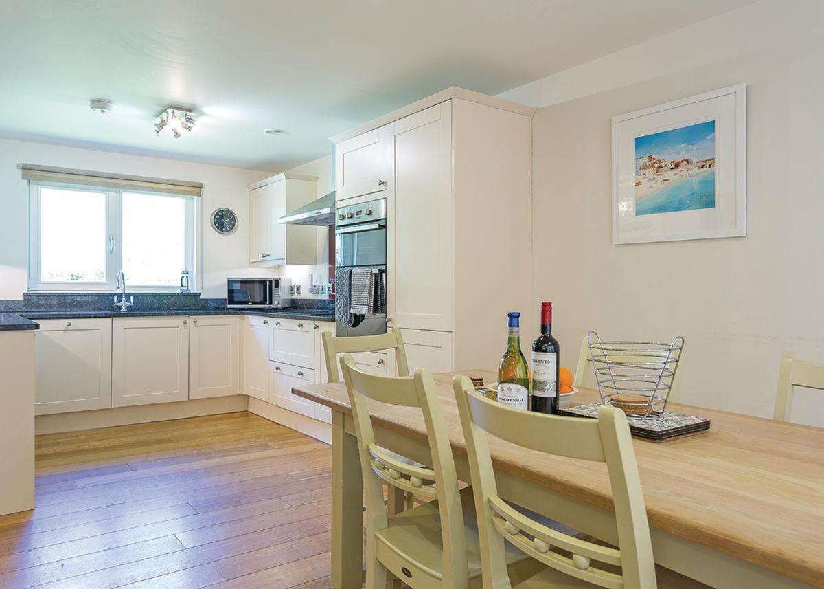 Swandown Lodges Чард Екстер'єр фото