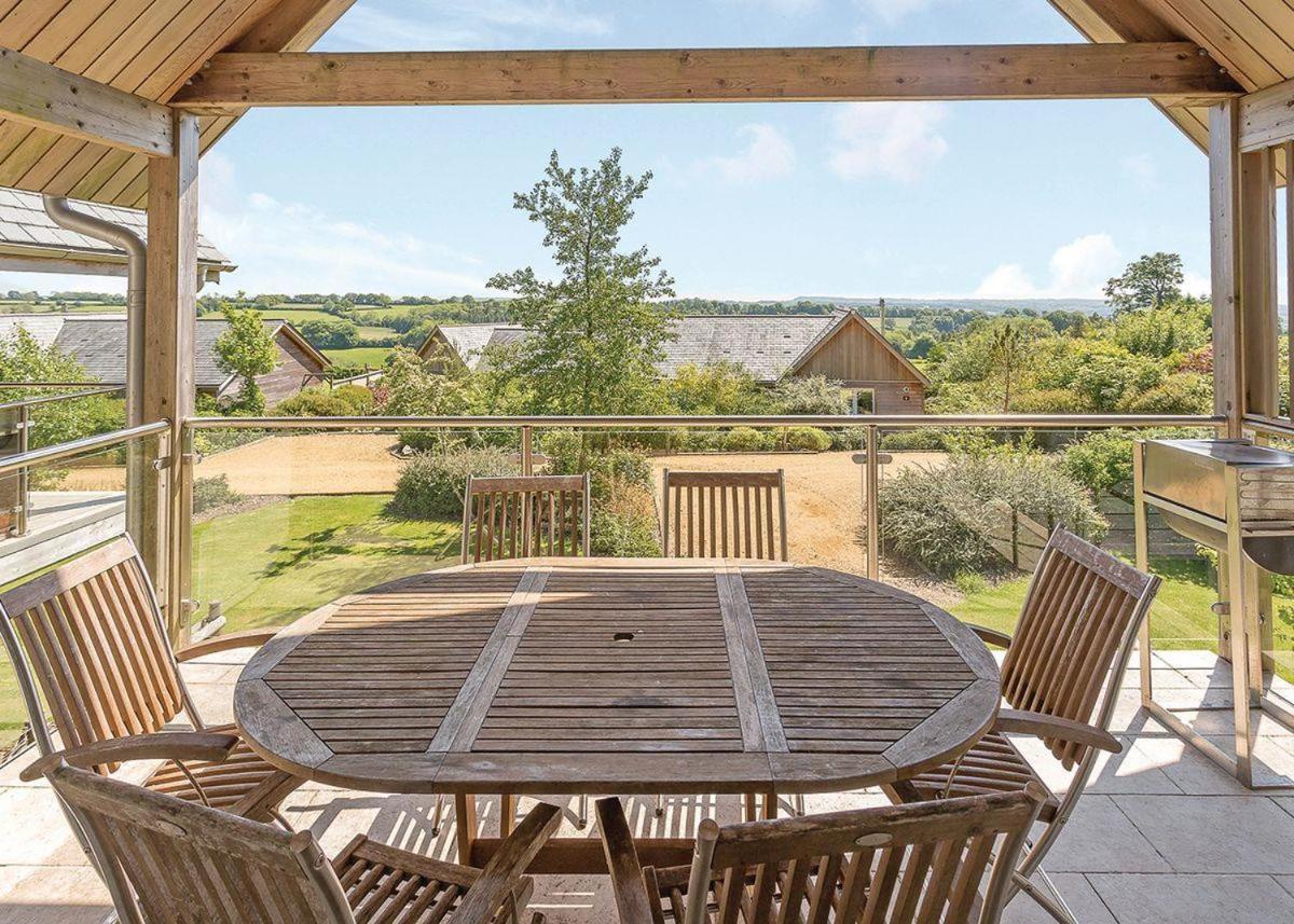 Swandown Lodges Чард Екстер'єр фото