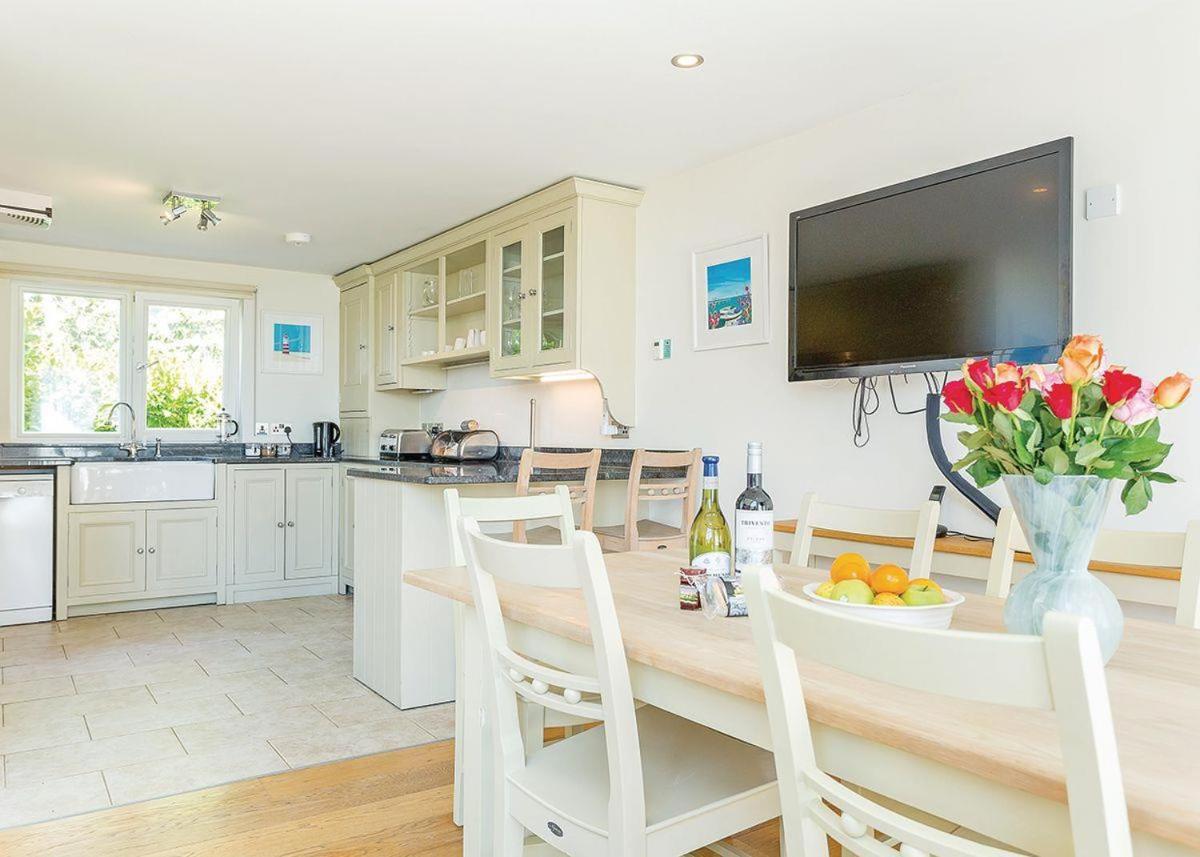 Swandown Lodges Чард Екстер'єр фото