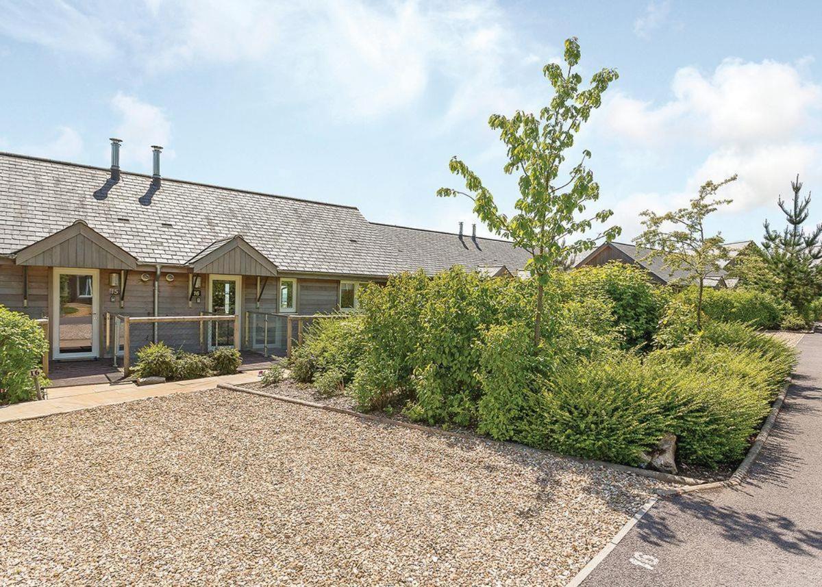 Swandown Lodges Чард Екстер'єр фото